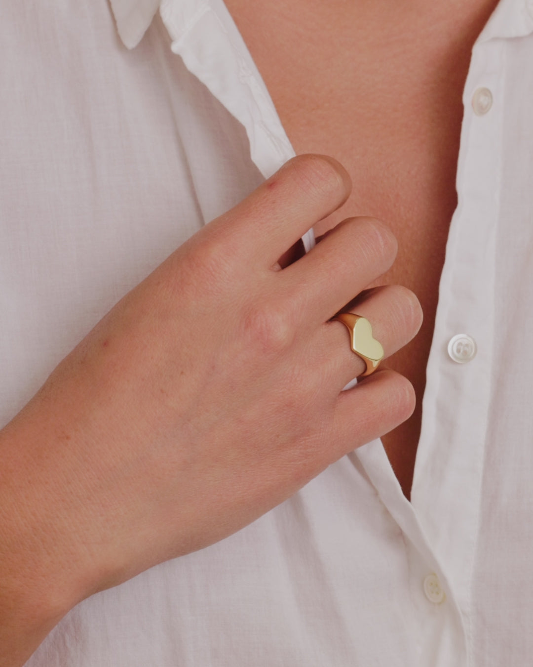 LouiseHeart Signet Ring18K Gold PlatedHeart ring || option::18K Gold Plated