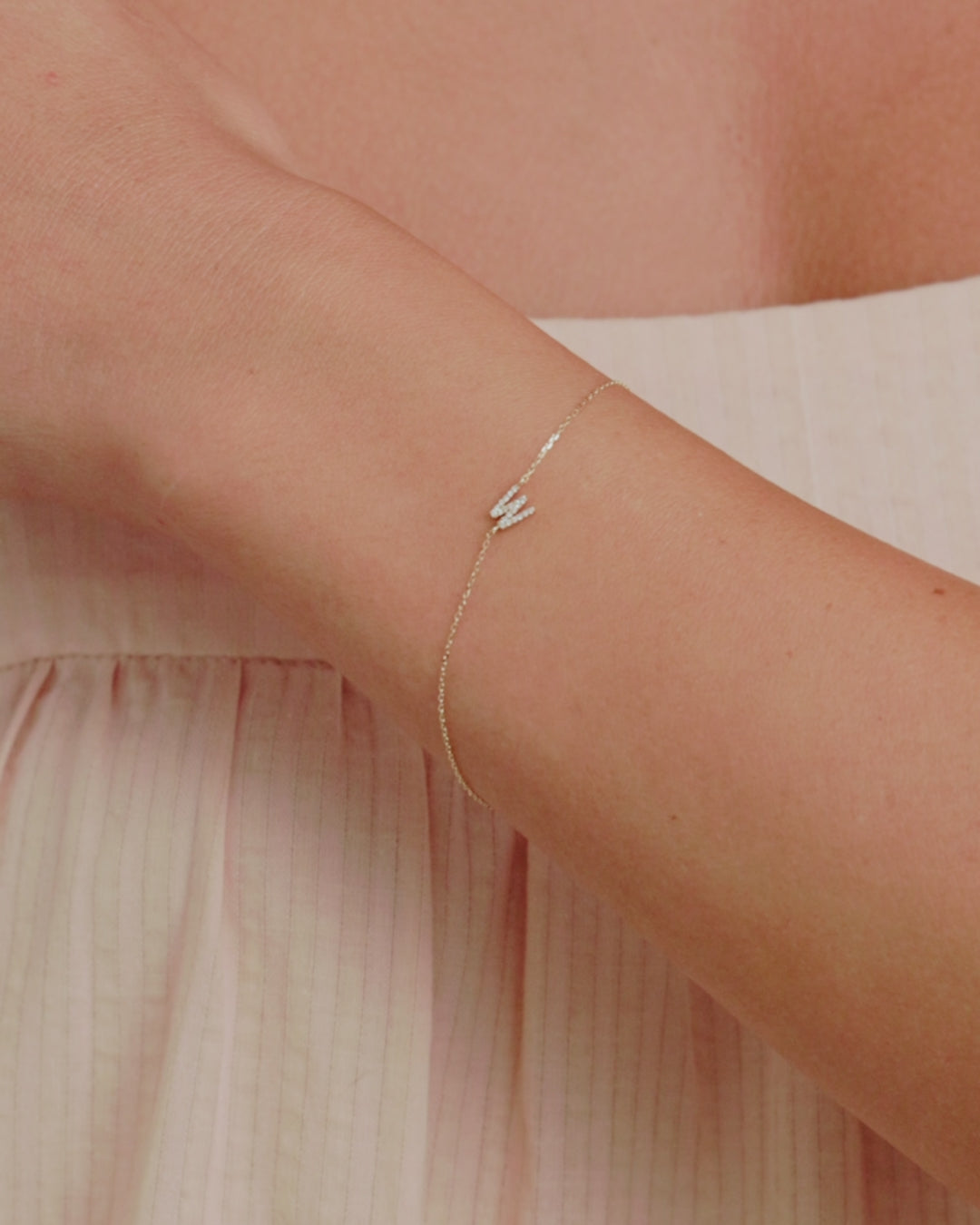 Diamond Pavé Alphabet Bracelet || option::14K Solid Gold, W